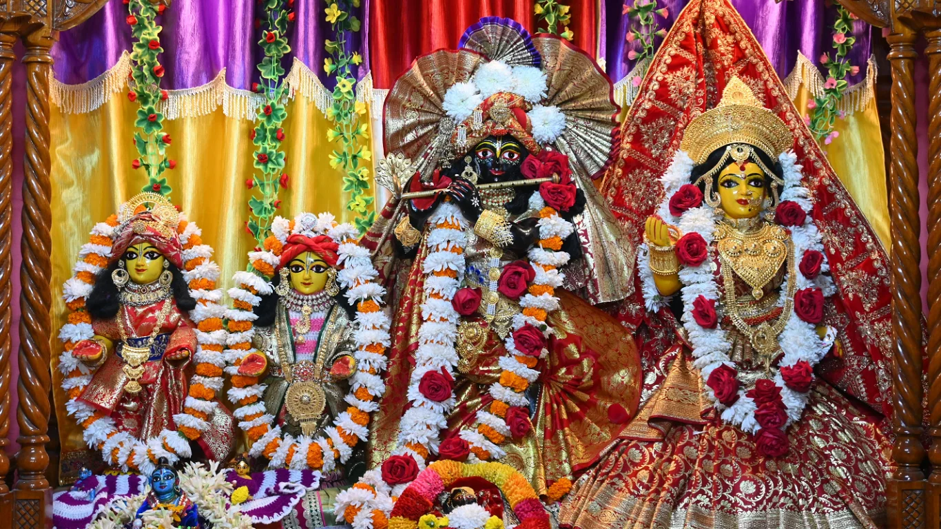 Deities & Worship at Narahari Dham